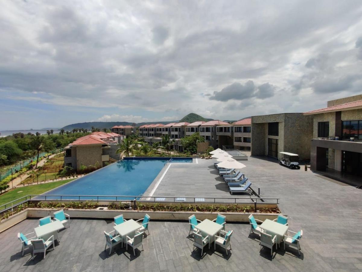 Radisson Blu Resort Visakhapatnam Bagian luar foto