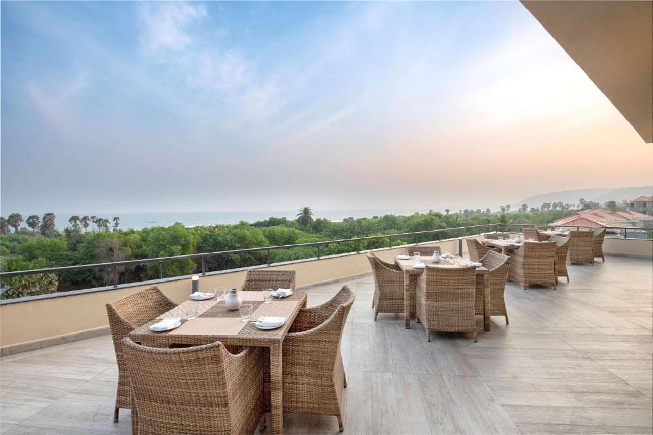 Radisson Blu Resort Visakhapatnam Bagian luar foto